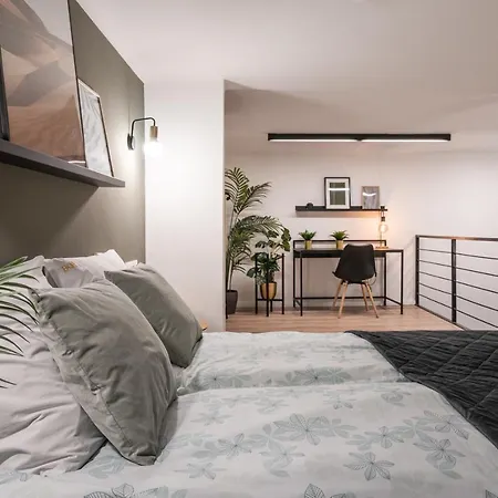D24 - Historic Quarter Design Loft - Location By Bqa Apartment