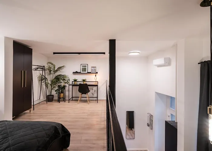 D24 - Historic Quarter Design Loft - Location By Bqa