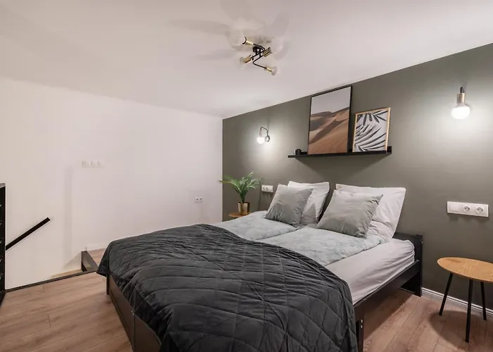 D24 - Historic Quarter Design Loft - Location By Bqa 부다페스트